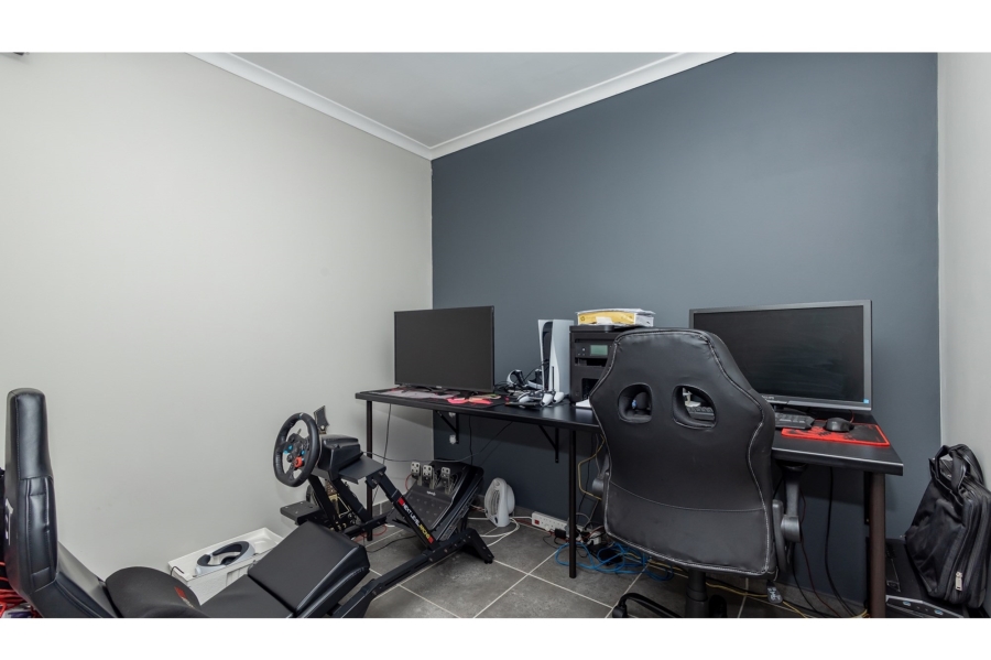2 Bedroom Property for Sale in Haasendal Western Cape